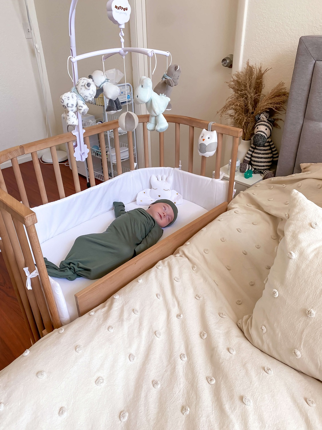 how-to-easily-transition-your-baby-from-co-sleeping-to-crib-babybay